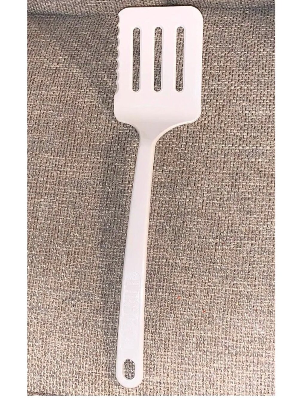 Vintage Ultratemp White Spatula w/ Serrated Edge 2101-1 Made in USA